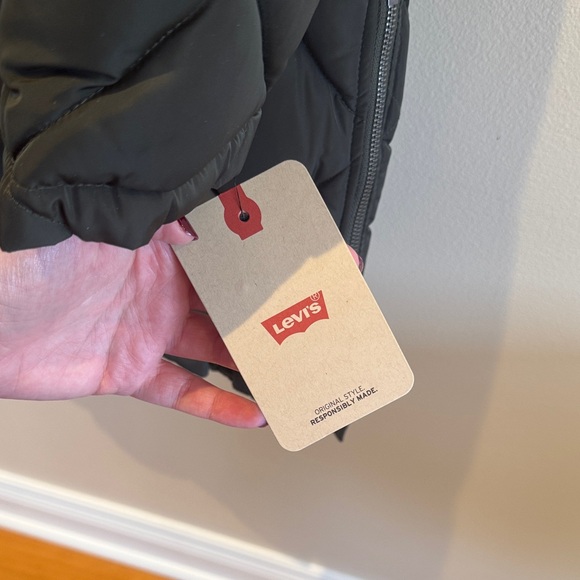 NWT - Levi's Dark Green Quilted Hooded Winter Jacket - Picture 3 of 15